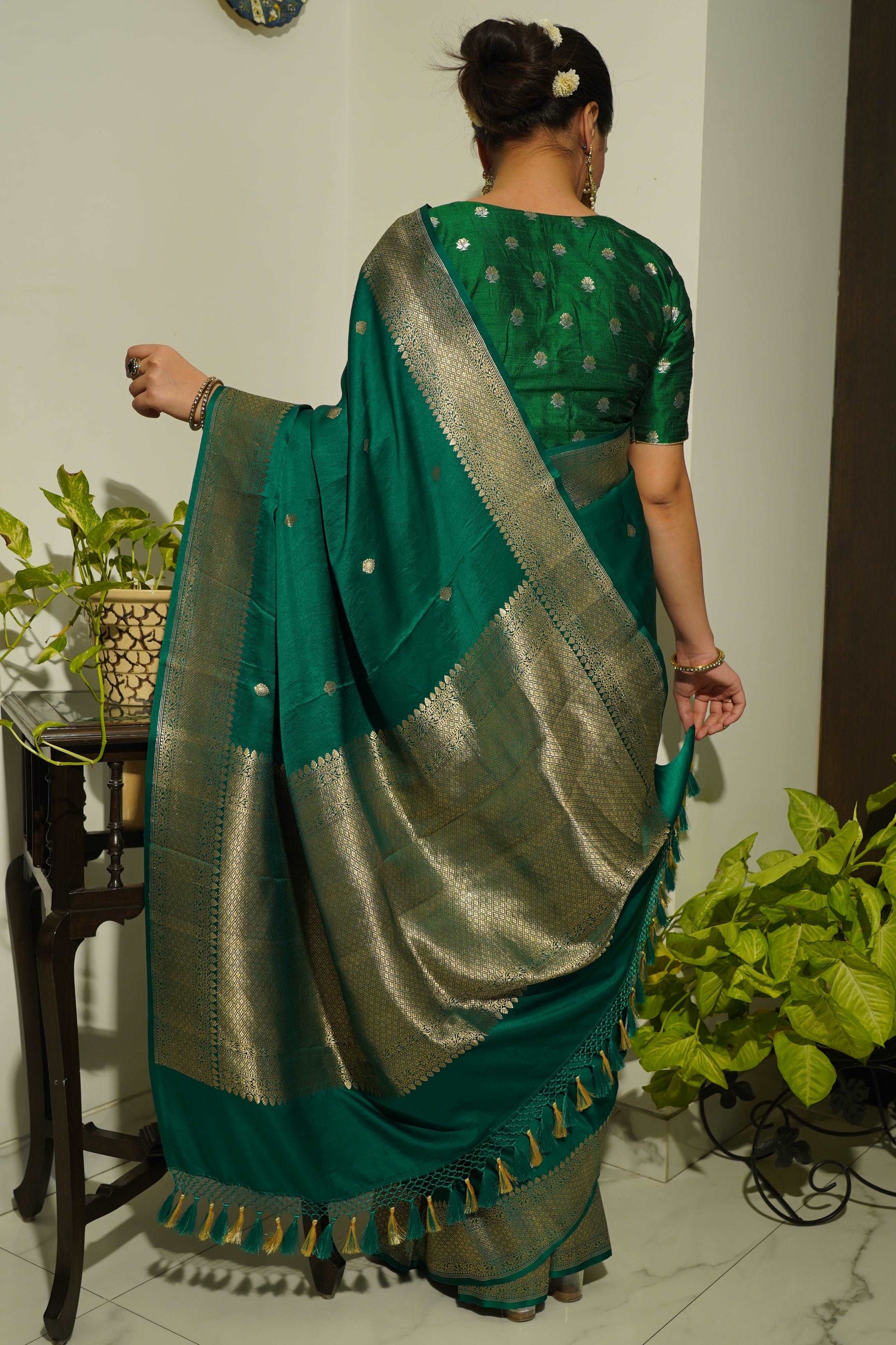 Bottle Green Pure Mashru Satin Silk Khadwa Boota Border Handwoven Banarasi Saree