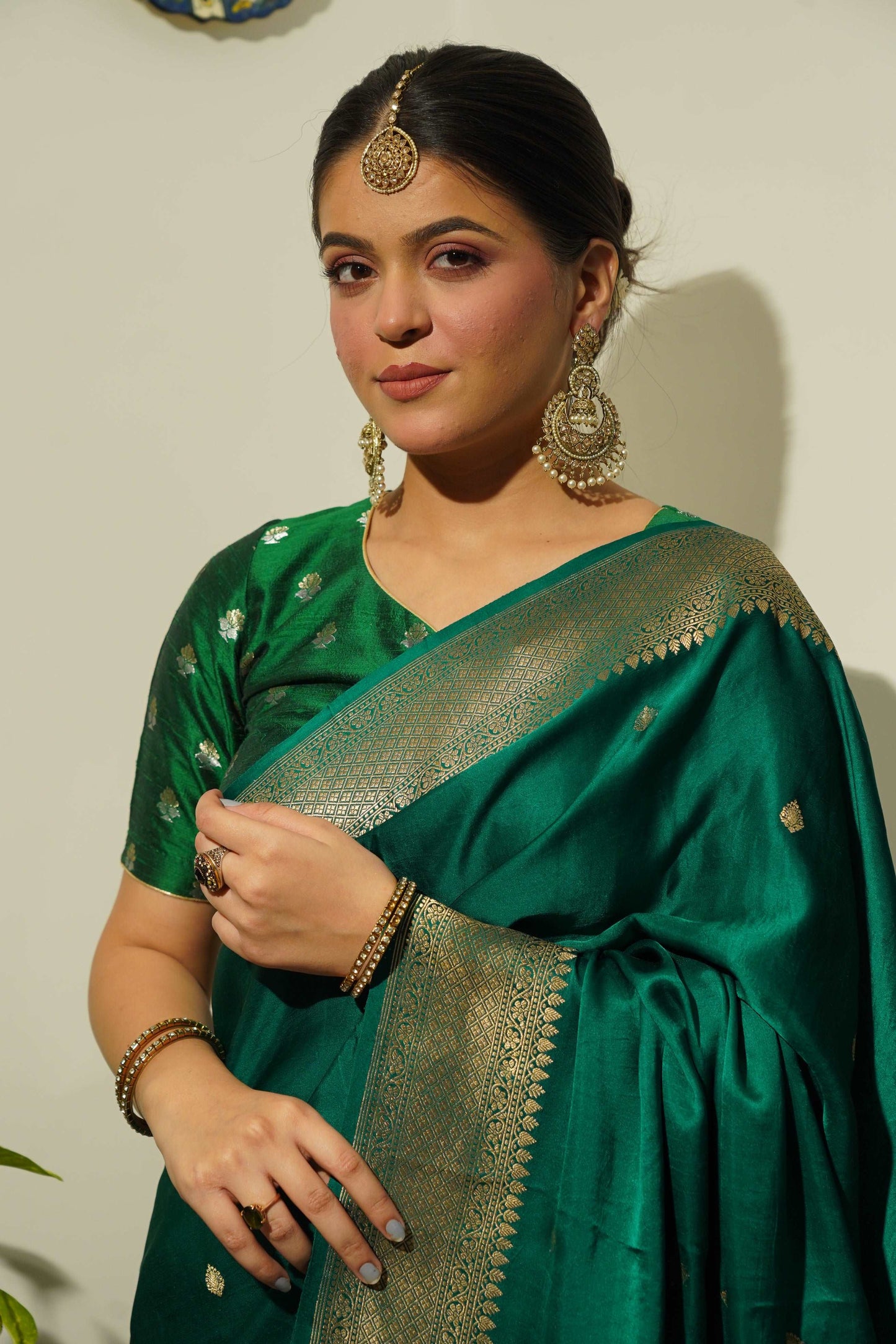Bottle Green Pure Mashru Satin Silk Khadwa Boota Border Handwoven Banarasi Saree