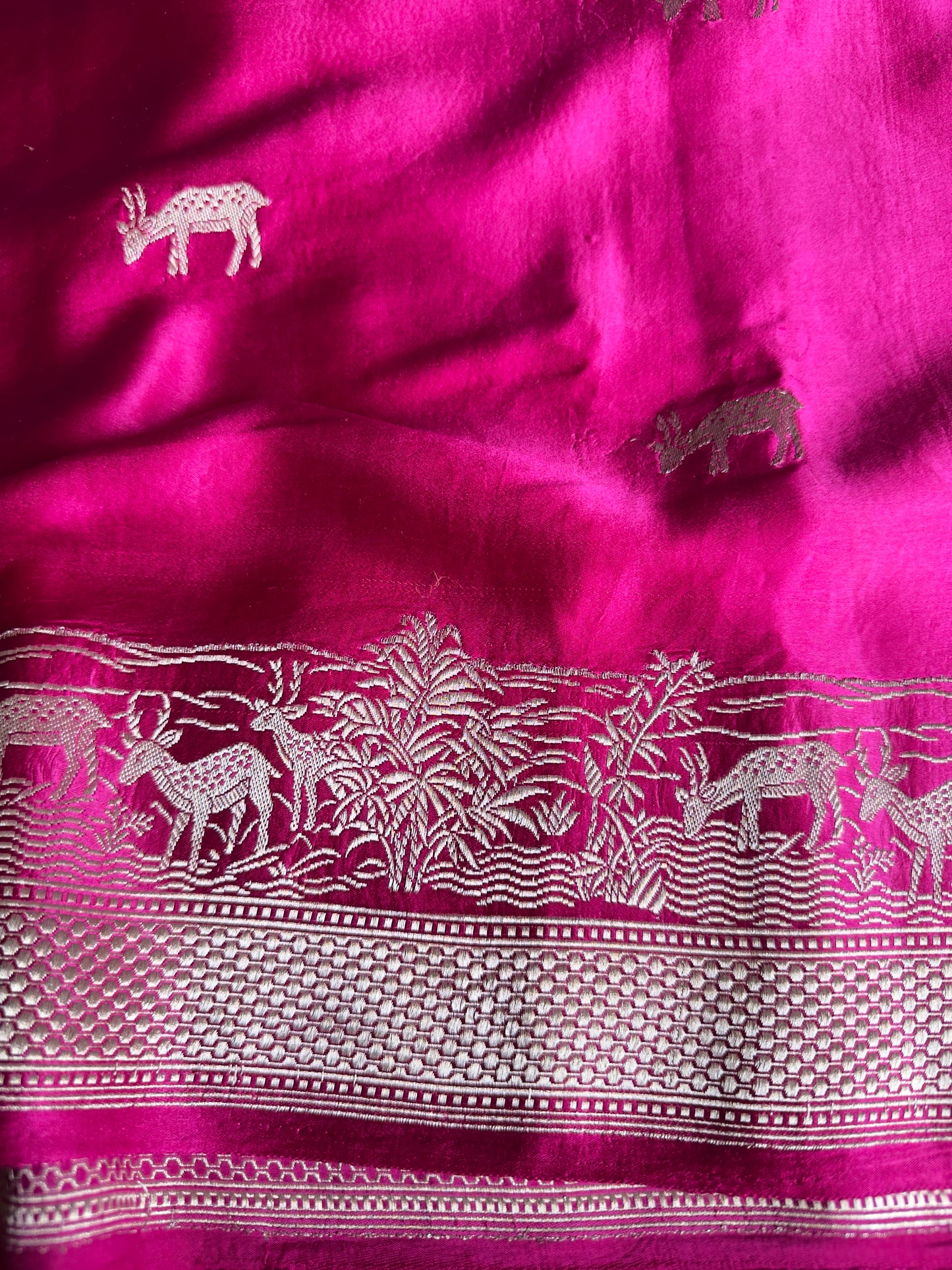 Fuchsia Pink Pure Mashru Silk Handwoven Banarasi Saree
