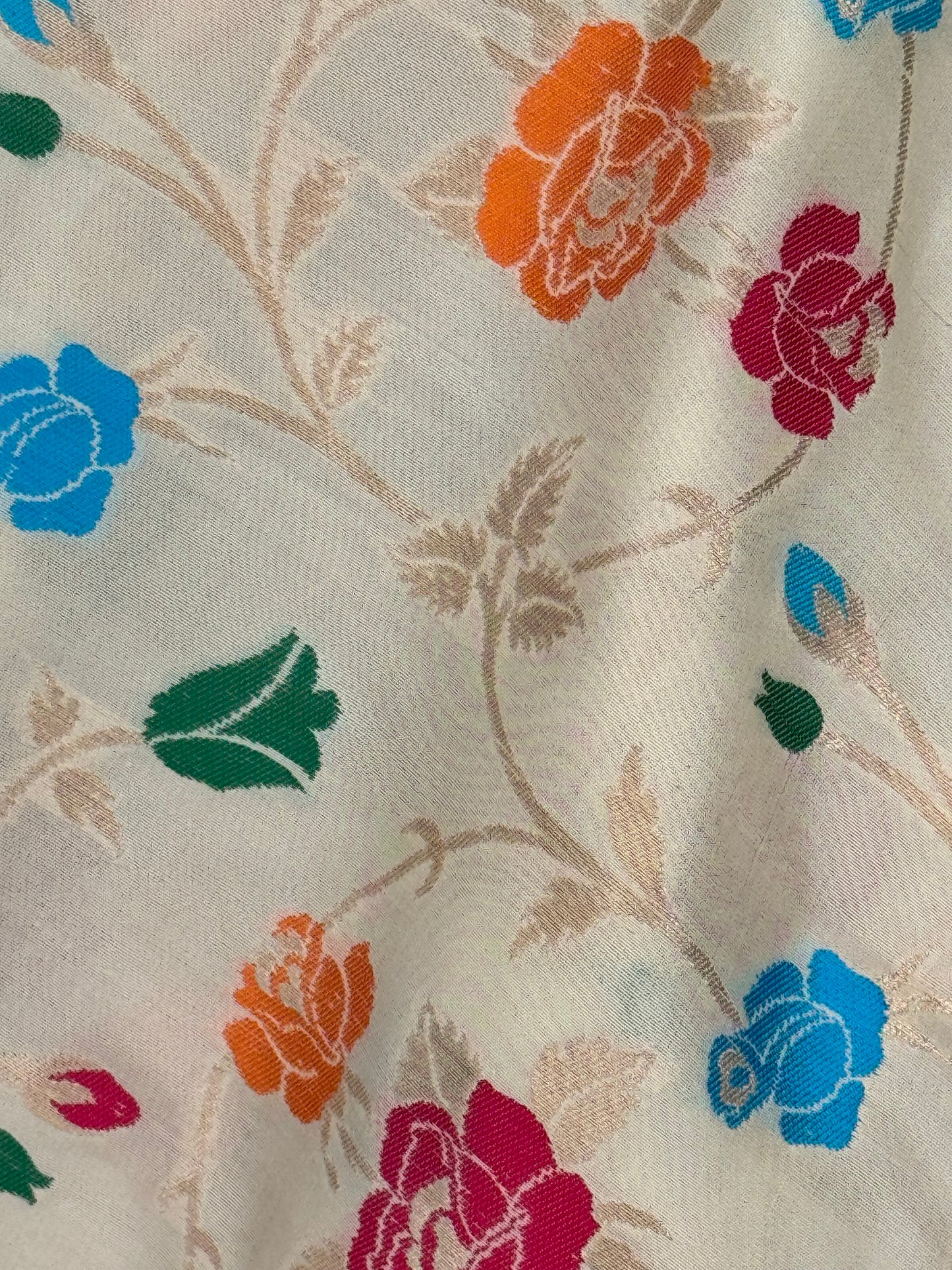 Off White Pure Katan Silk Floral Jaal Handwoven Banarasi Saree