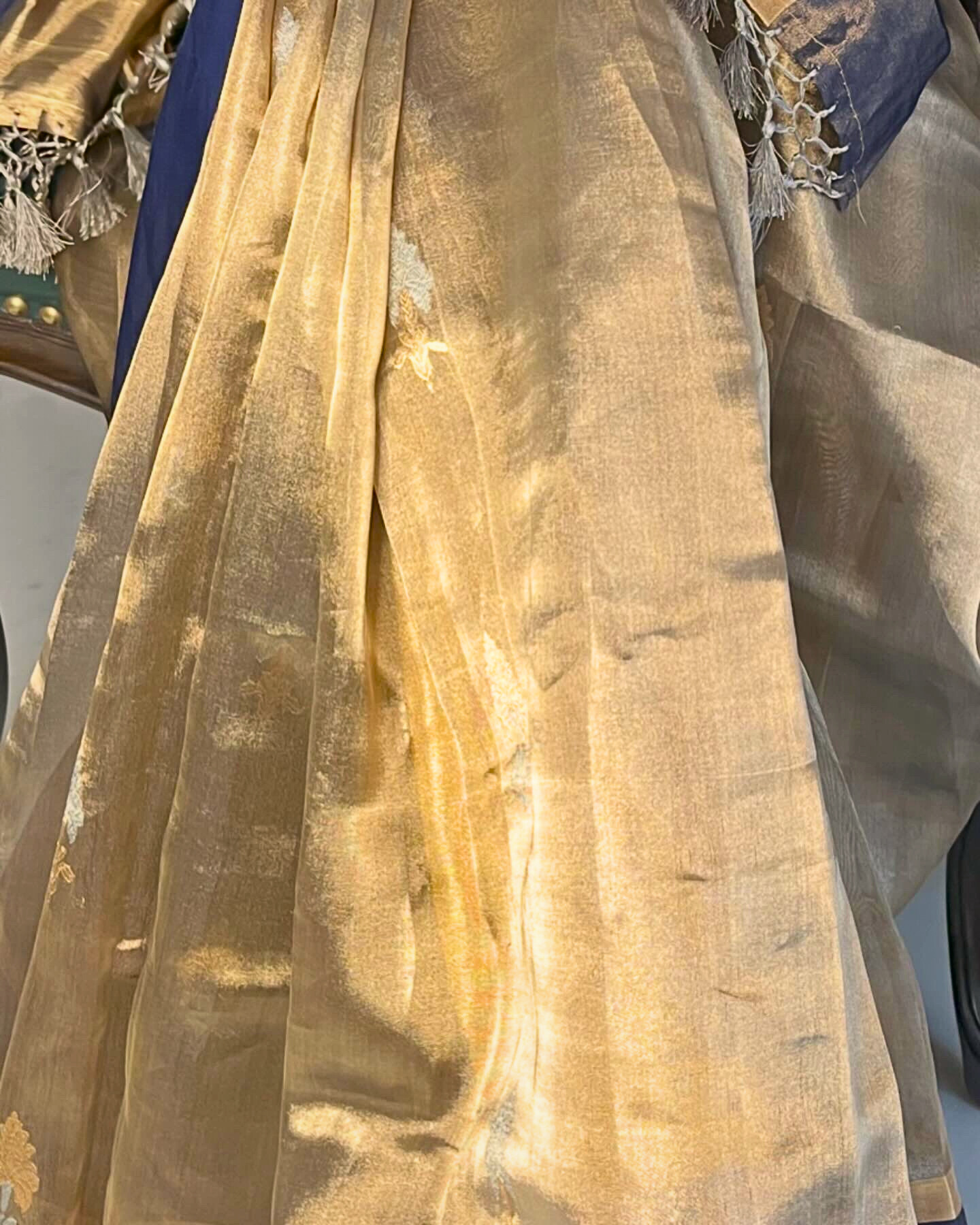 Golden Pure Tissue Silk Handwoven Banarasi Saree