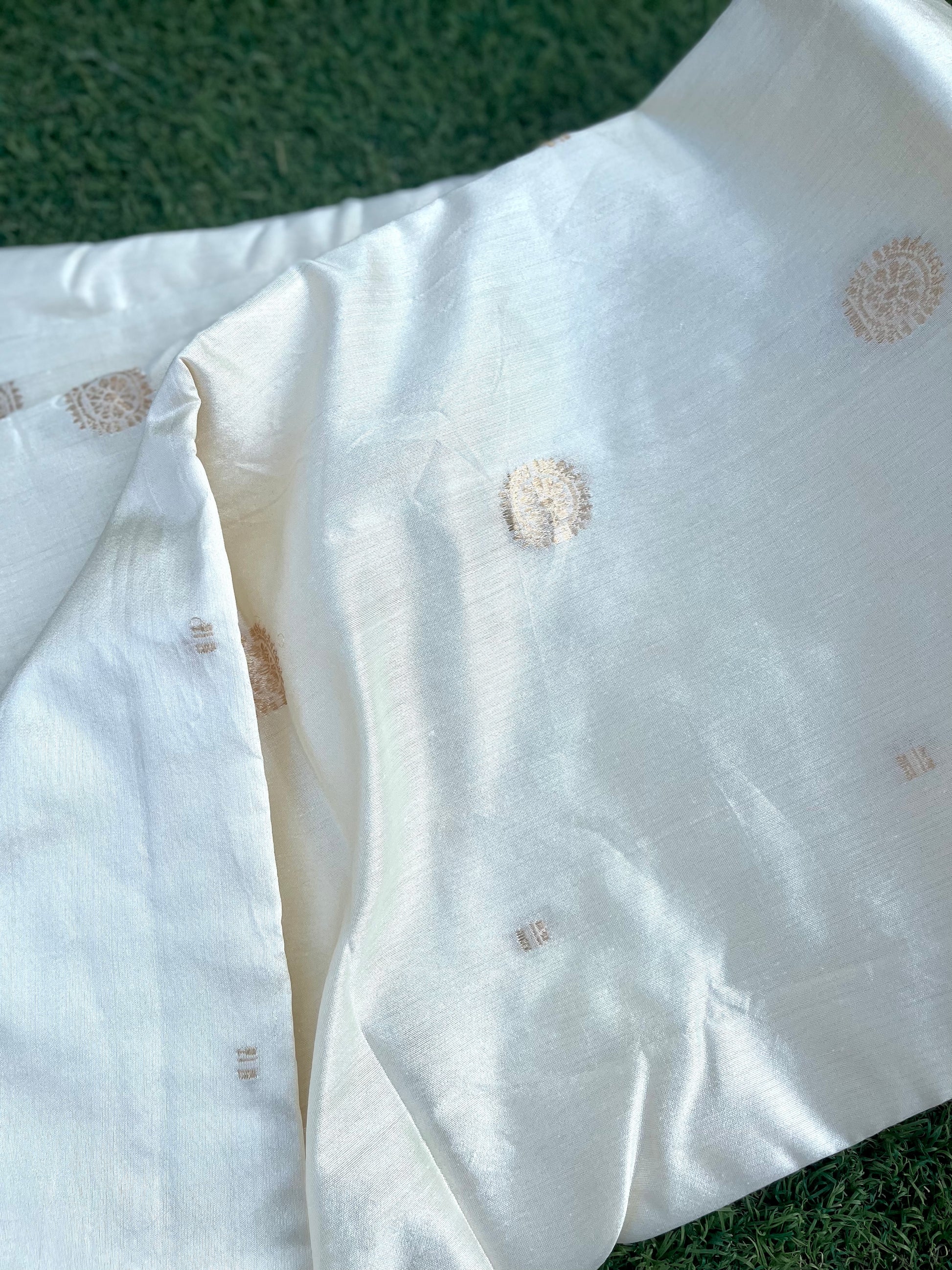 Pure Silk Khadwa Boota Fabric