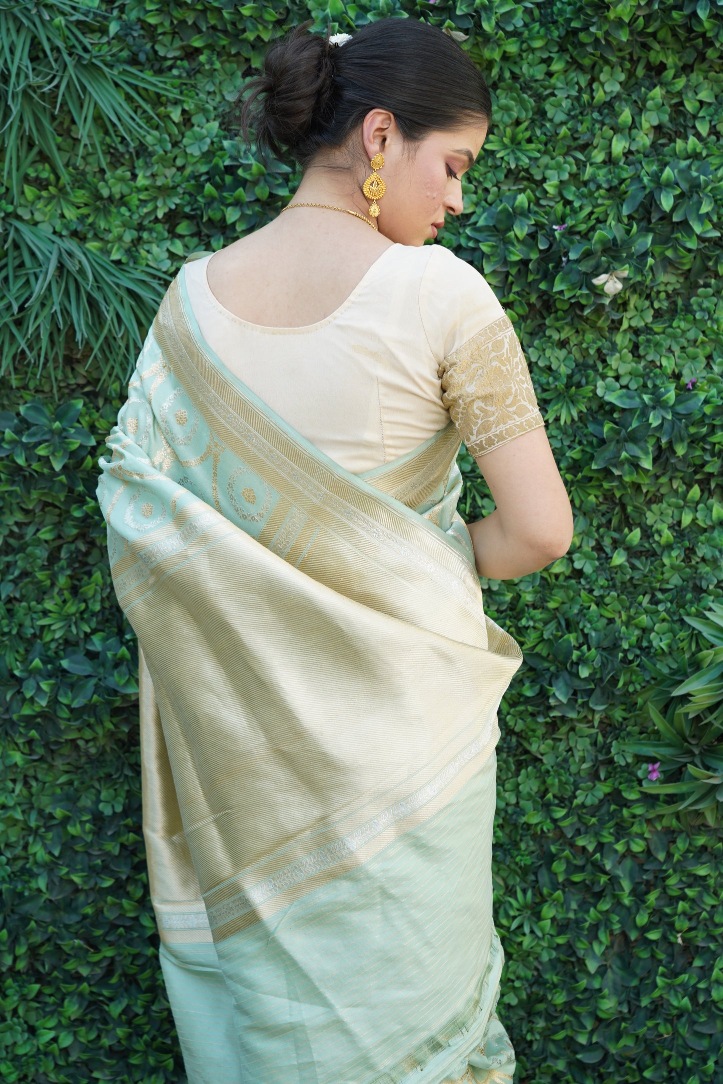 Sage Green Pure Katan Silk Khadwa Jaal Handwoven Banarasi Saree