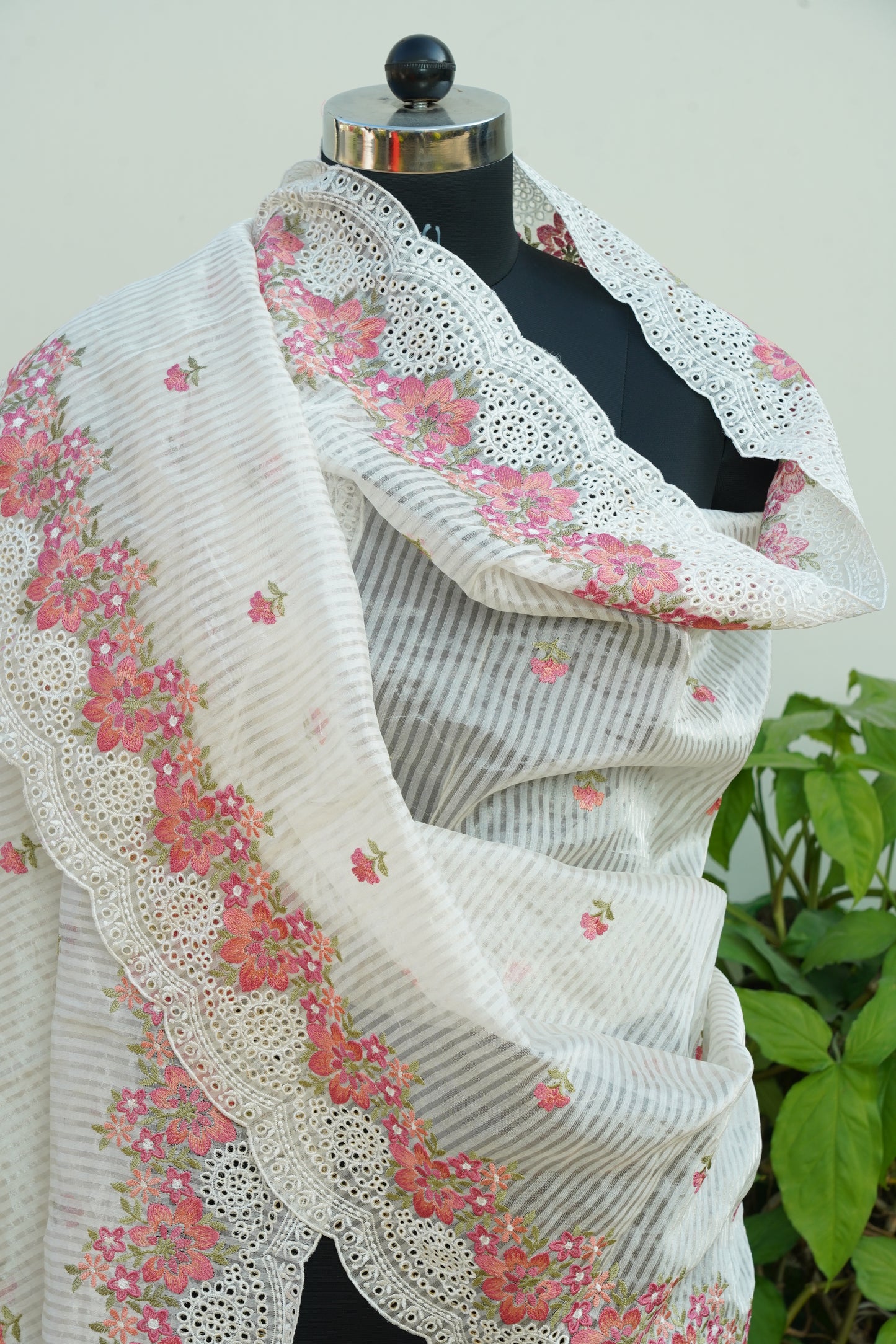 Offwhite Silk Cotton Embriodery Handloom Banarasi Dupatta