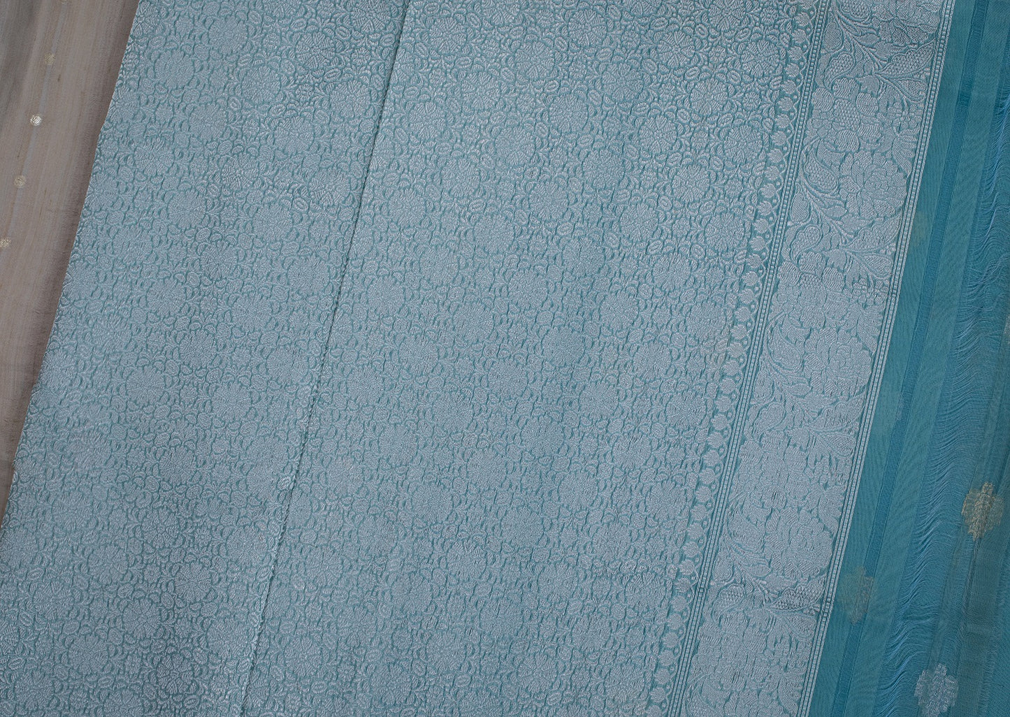 Sky Blue (aasmani) Pure Organza Booti Border Handwoven Khadwa Banarasi Saree