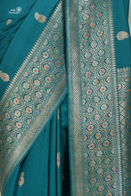 Load image into Gallery viewer, Teal Blue Pure Katan Malmal Silk Handloom Banarasi Saree
