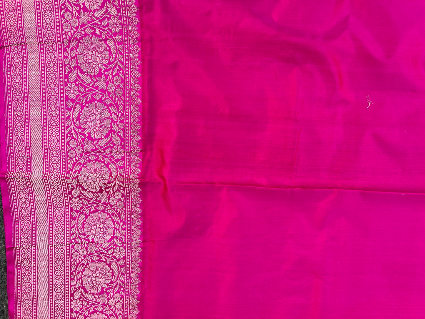 Red and Pink Pure Katan Silk Khadwa Boota Handwoven Banarasi Saree