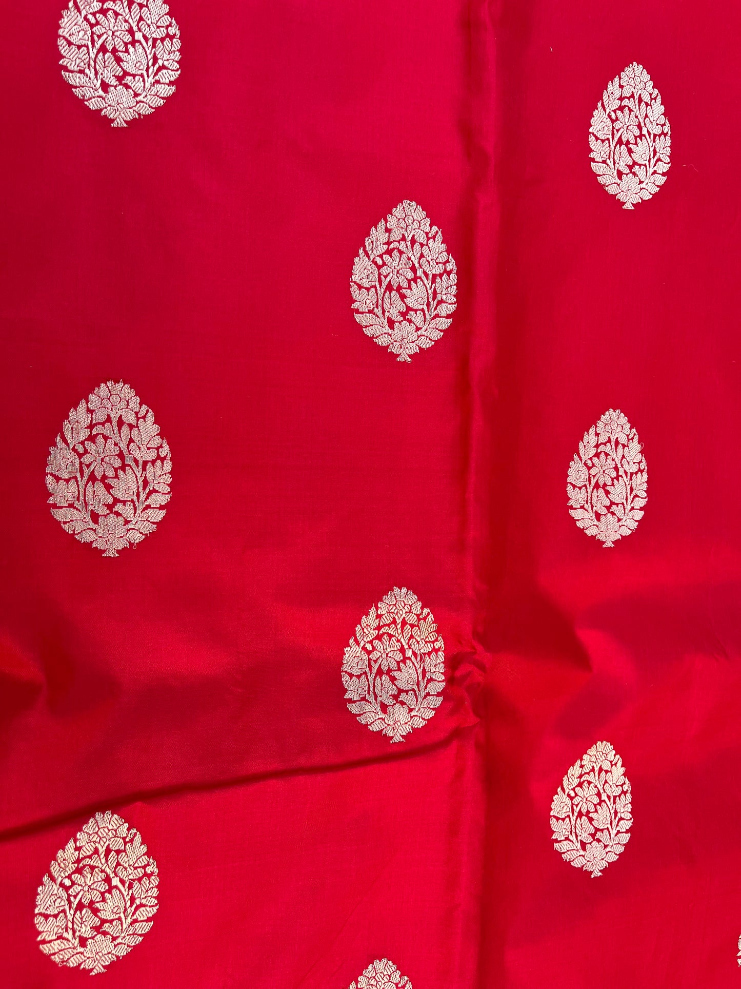 Red and Pink Pure Katan Silk Khadwa Boota Handwoven Banarasi Saree