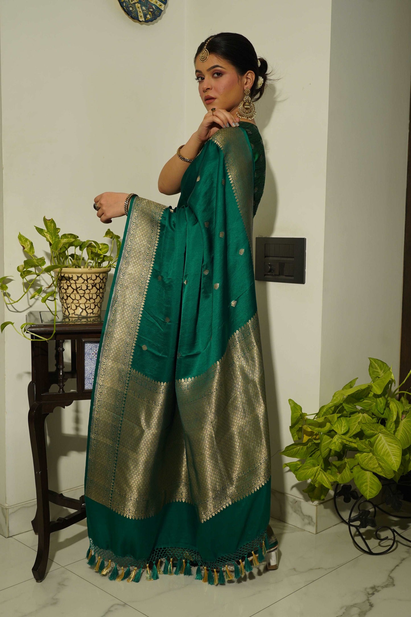 Bottle Green Pure Mashru Satin Silk Khadwa Boota Border Handwoven Banarasi Saree