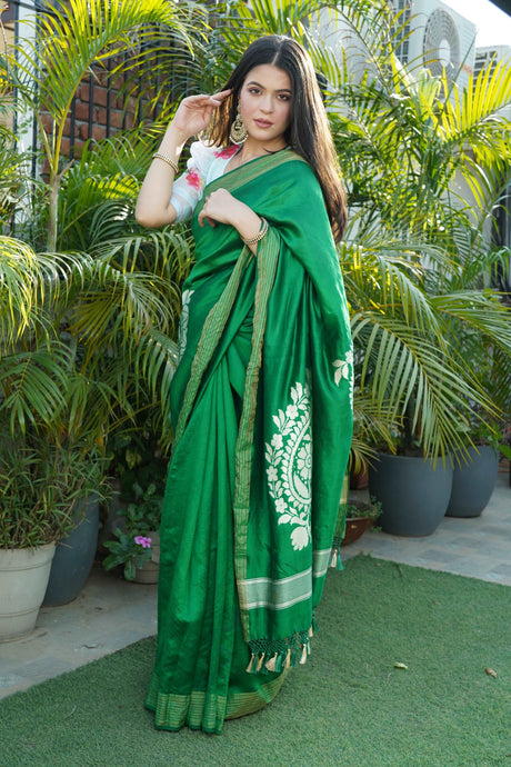 Forest Green Pure Chiniya Soft Silk Hanndwoven Banarasi Saree in Dull Gold Zari