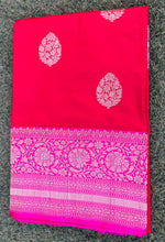 Load image into Gallery viewer, Red and Pink Pure Katan Silk Khadwa Boota Handwoven Banarasi Saree

