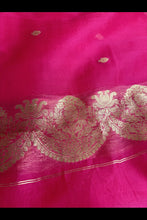 Load image into Gallery viewer, Hot Pink Scallop Pure Kora Silk Handwoven Banarasi Saree
