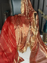 Load image into Gallery viewer, Red Golden Pure Tissue Silk Handwoven Banarasi Saree

