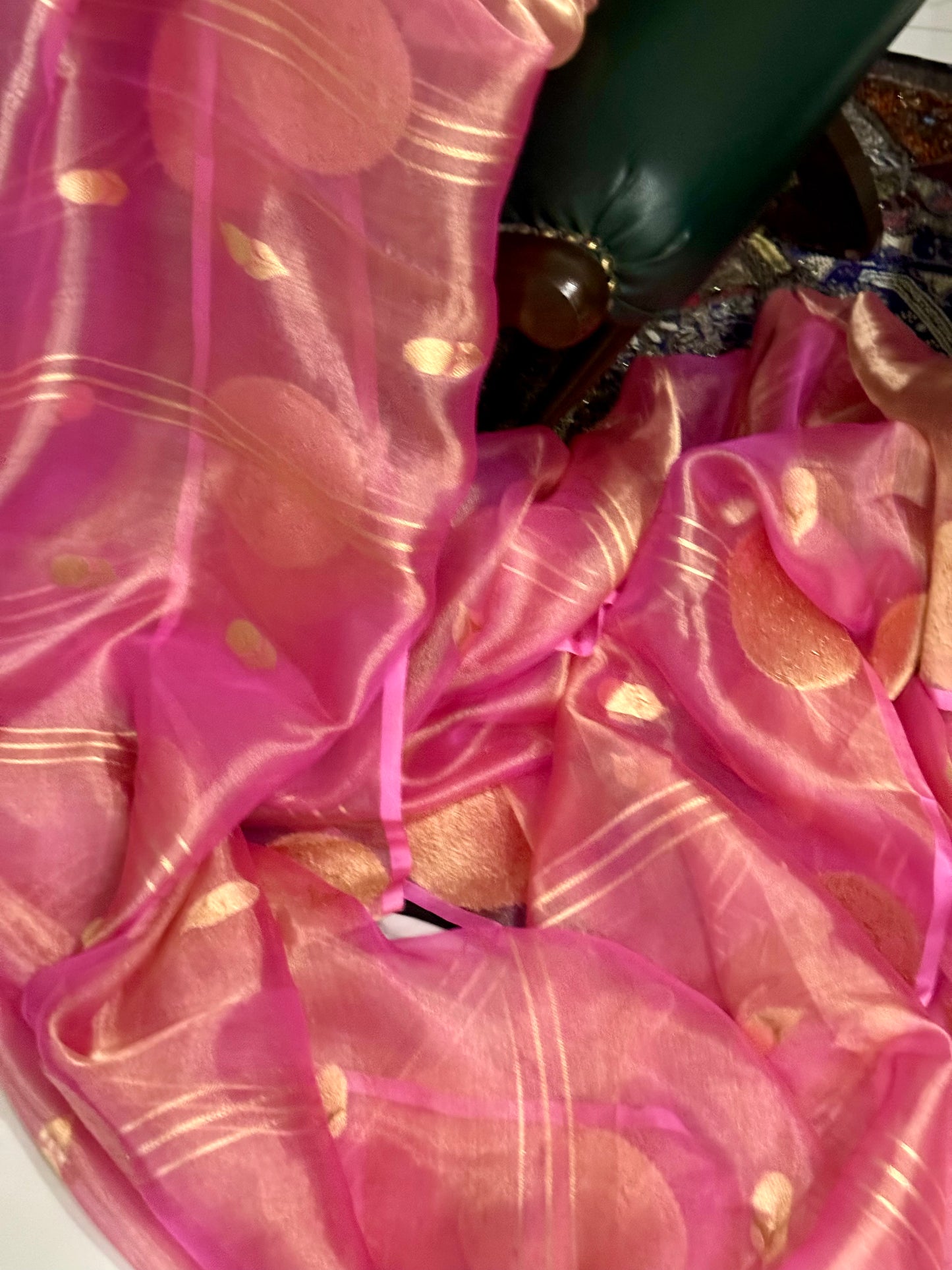 Pink Golden Pure Tissue Silk Handwoven Banarasi Saree