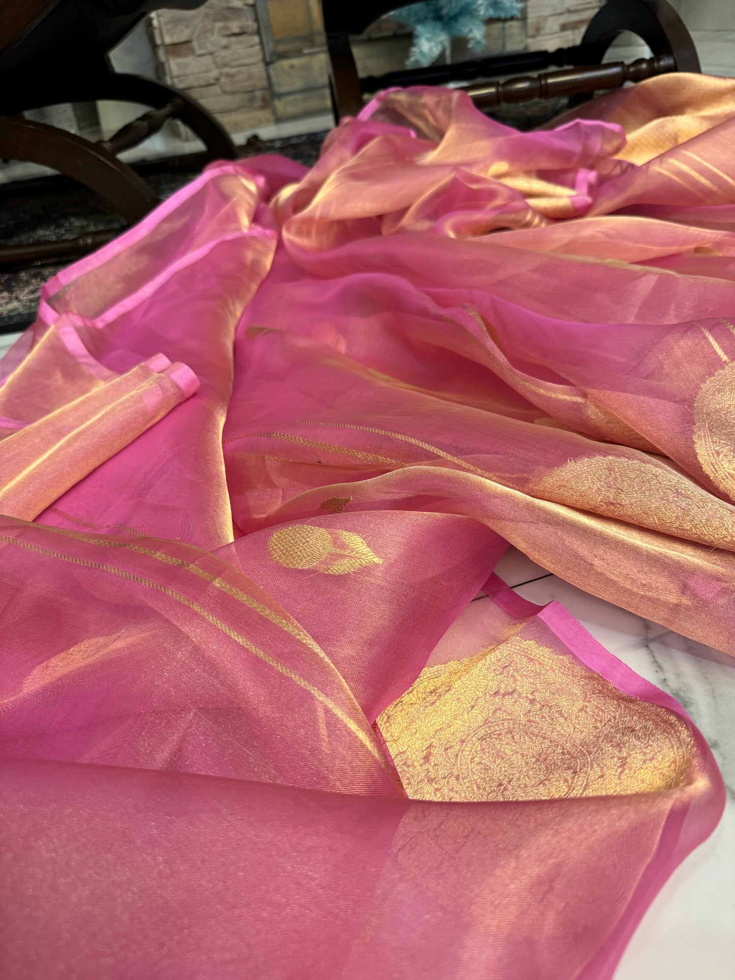 Pink Golden Pure Tissue Silk Handwoven Banarasi Saree