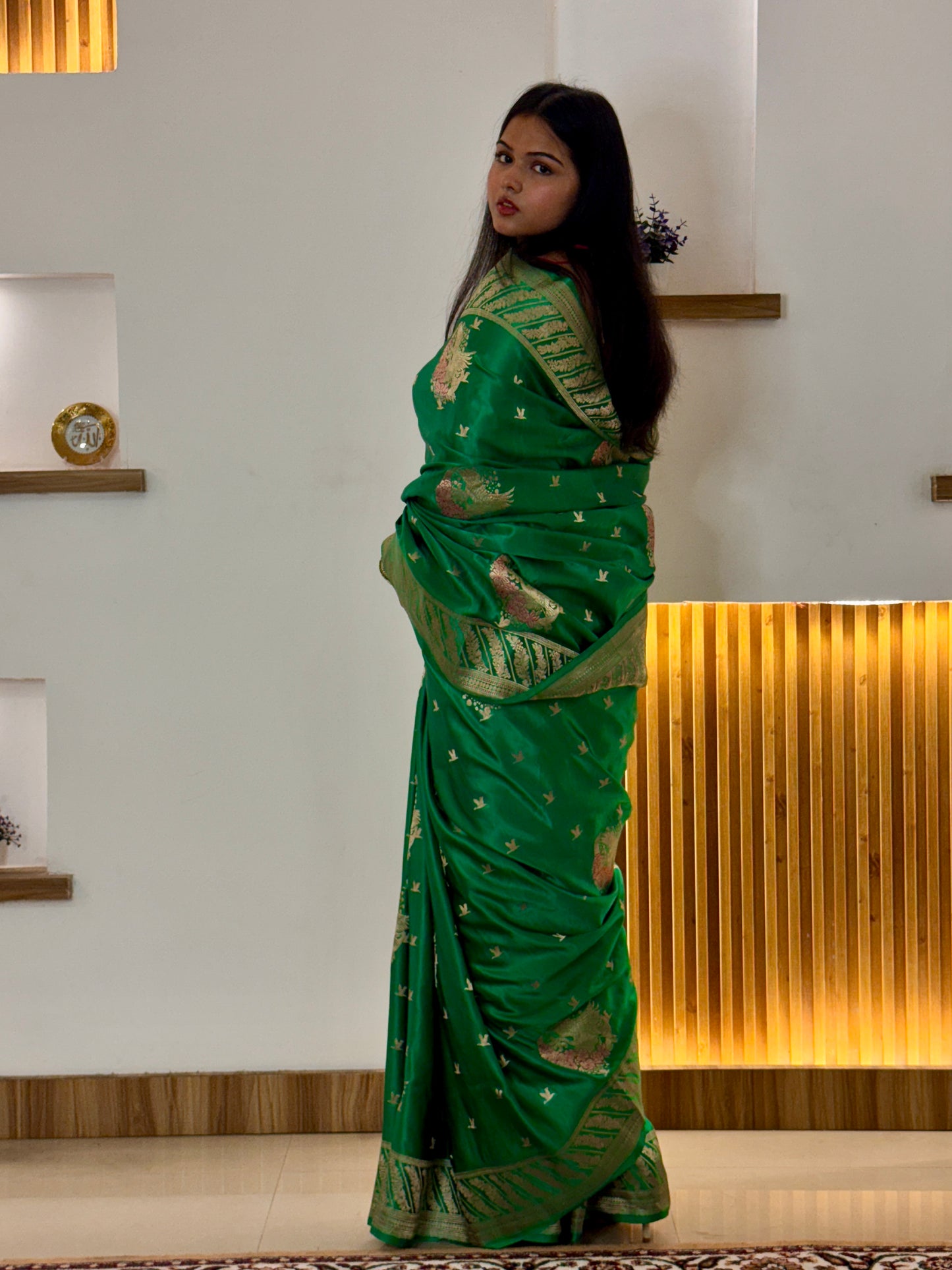 Emerald Green Pure Mashru Silk Handwoven Banarasi Saree with Meenakari
