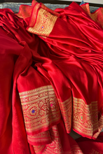 Load image into Gallery viewer, Red Pure Mashru Silk Handwoven Banarasi Saree
