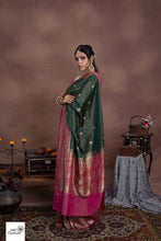 Load image into Gallery viewer, Green and Pink Veena and Dholak Pure Katan Silk Handoom Banarasi Saree
