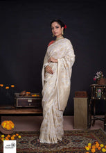 Load image into Gallery viewer, Ivory Golden Pure Tussar Georgette Silk Jungla Cutwork Handloom Banarasi Saree
