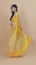 Load and play video in Gallery viewer, Mustard Yelllow Pure Mashru Silk Handwoven Banarasi Saree
