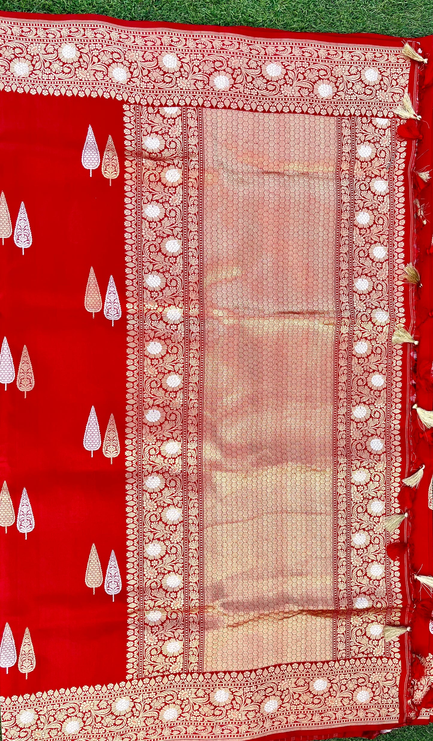 Red Pure Katan Silk Handwoven Khadwa Banarasi Saree