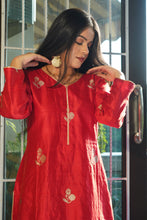 Load image into Gallery viewer, Red Pure Raw Silk Handcrafted Banarasi Khadwa Boota Stitched Kurta in Golden Zari
