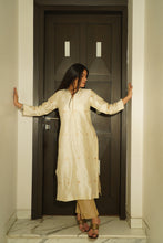 Load image into Gallery viewer, Off White Pure Silk Khadwa Boota Handwoven Stitched Banarasi Kurta

