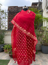 Load image into Gallery viewer, Red Pure Organza Handwoven Banarasi Suit
