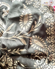 Load image into Gallery viewer, Black Pure Munga Silk Handloom Dupatta
