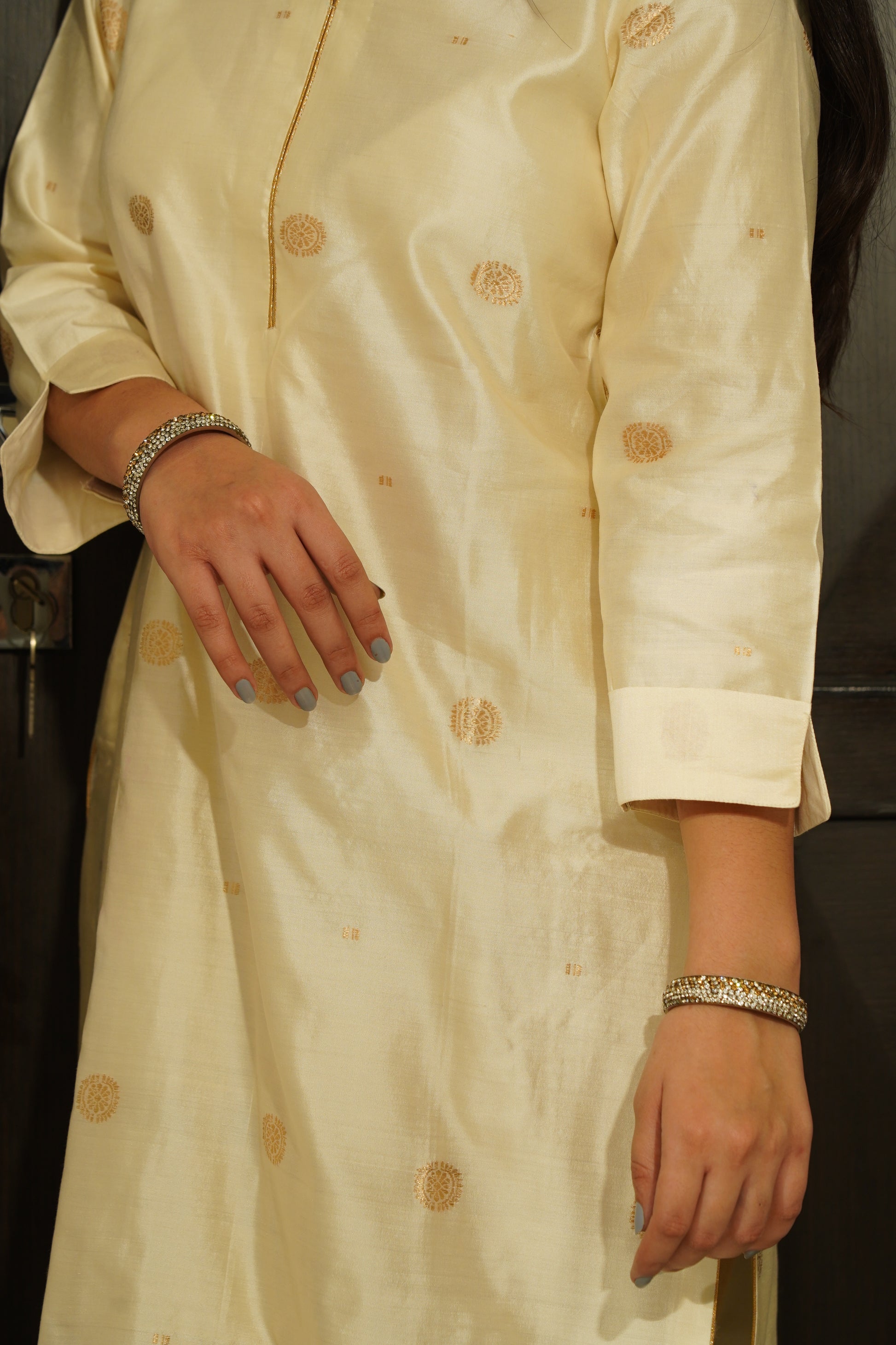 Off White Pure Silk Khadwa Boota Handwoven Stitched Banarasi Kurta