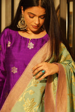 Load image into Gallery viewer, Pure Munga Silk Handloom Banarasi Dupatta
