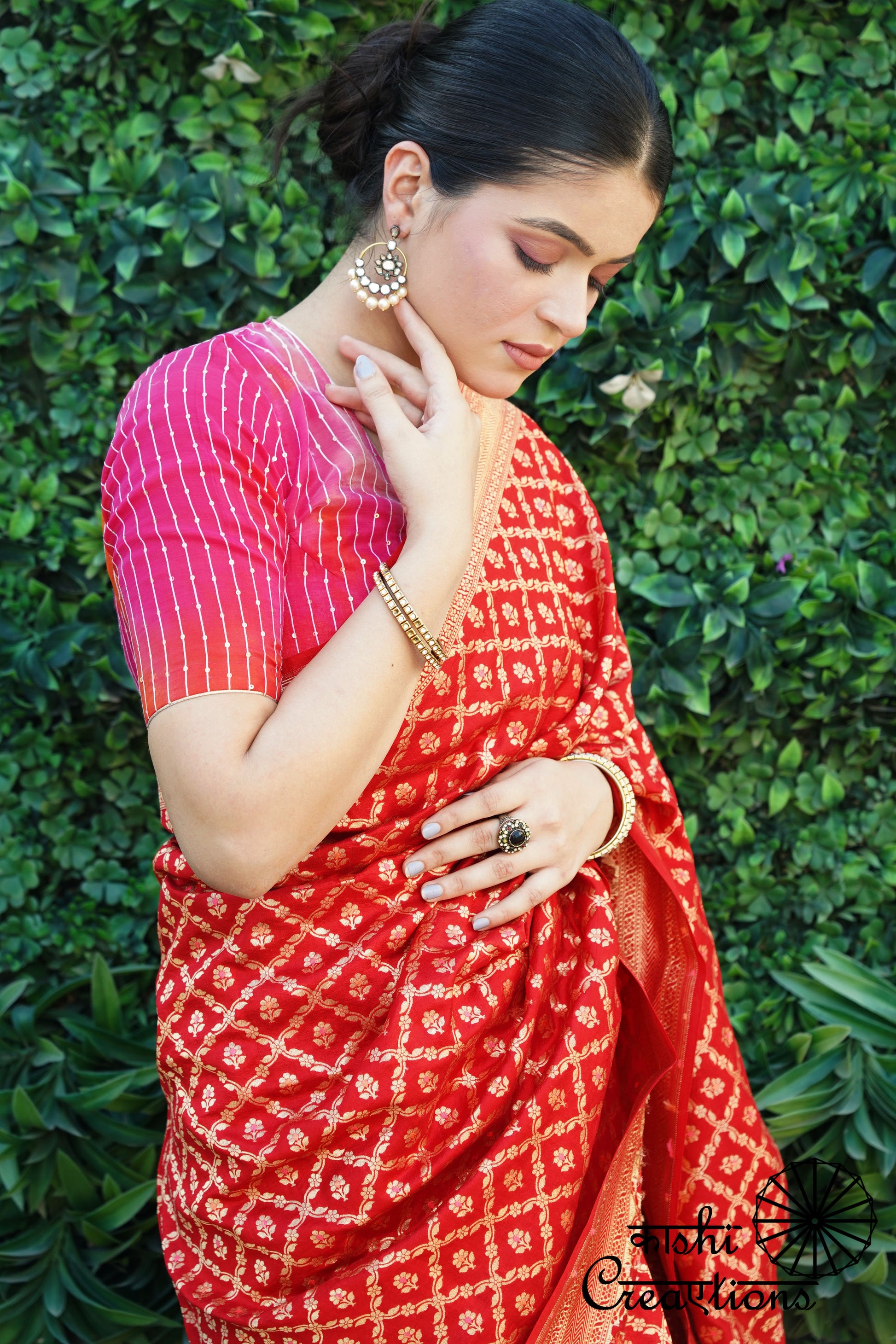 Red Pure Chiniya Silk Jaal Handwoven Banarasi Saree in Gold Zari