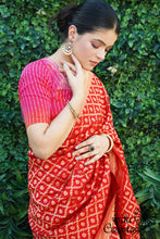 Load image into Gallery viewer, Red Pure Chiniya Silk Jaal Handwoven Banarasi Saree in Gold Zari
