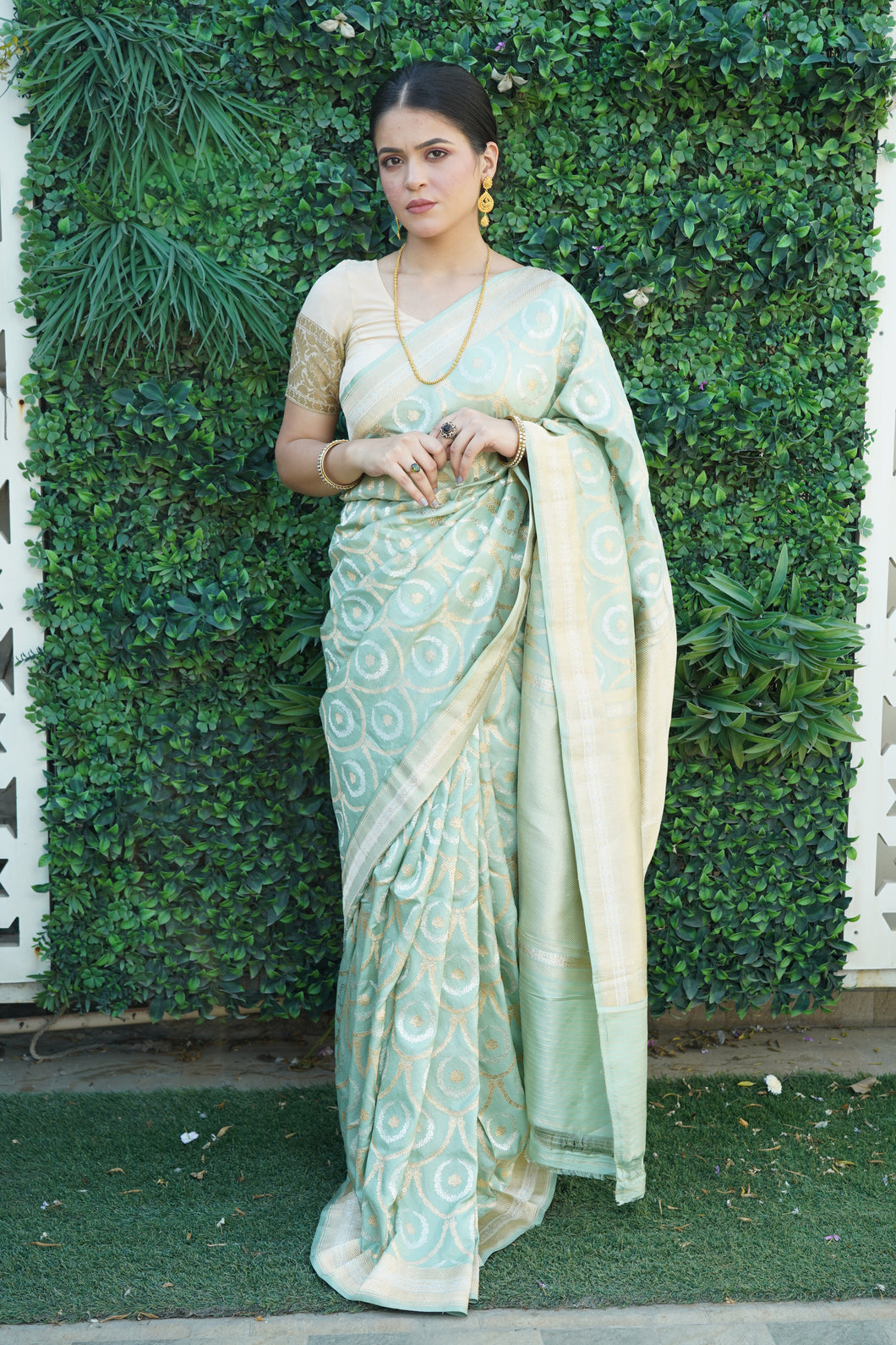 Sage Green Pure Katan Silk Khadwa Jaal Handwoven Banarasi Saree