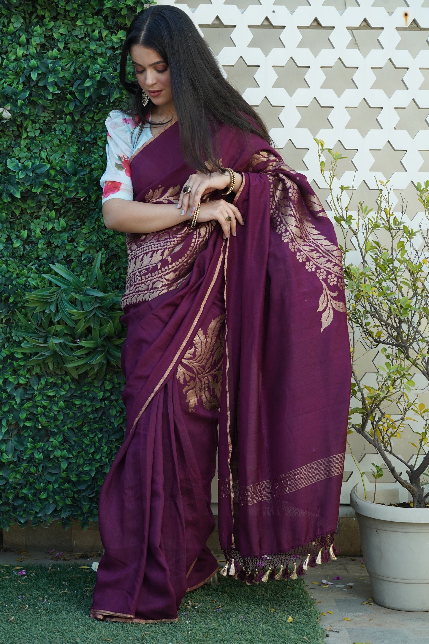 Wine Colour Pure Munga Silk Handwoven Banarasi Saree in dull Golden Zari