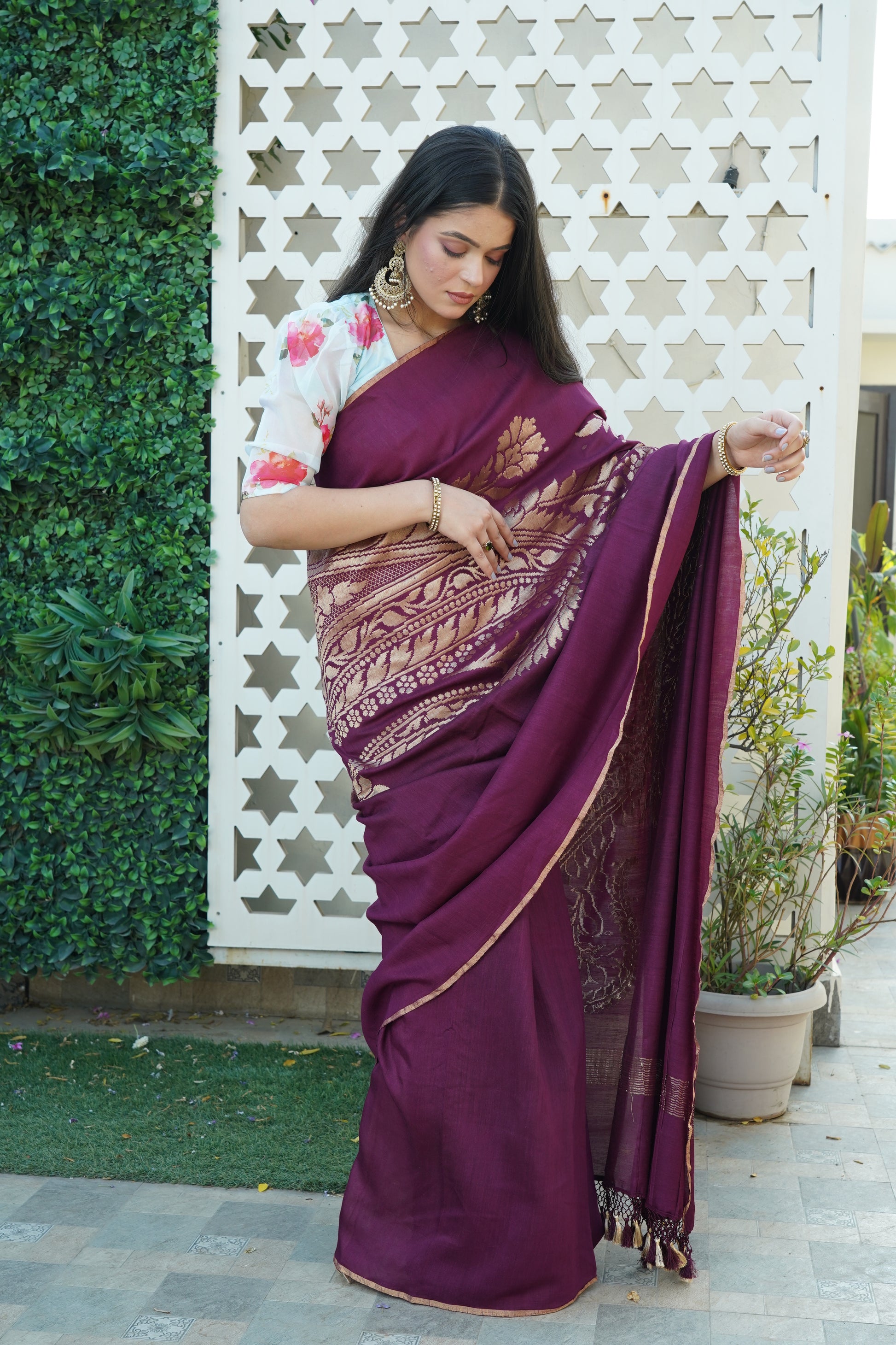 Wine Colour Pure Munga Silk Handwoven Banarasi Saree in dull Golden Zari